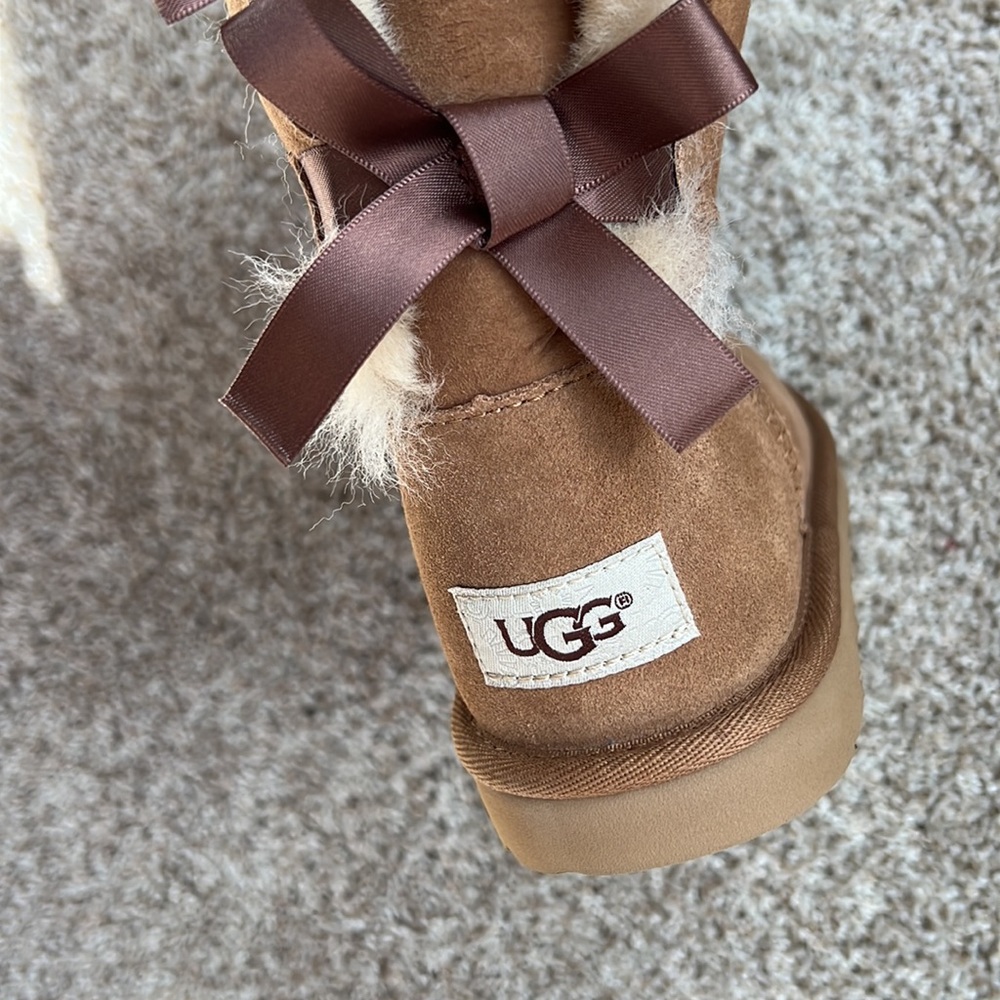 UGG Bailey bows tall boots girls size 3 - Picture 7 of 12